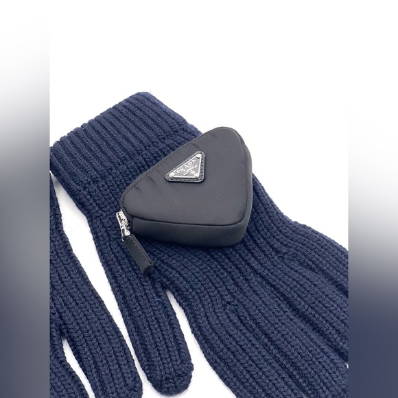 Prada Logo Pocket Knitted Gloves - Picture 2 of 4